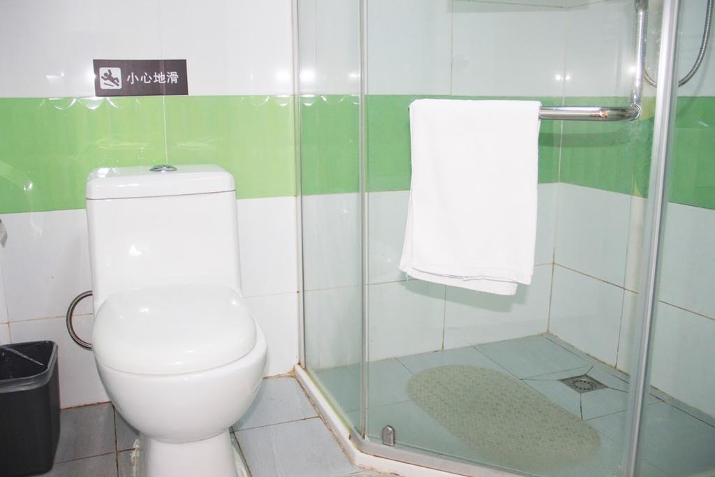 7Days Inn Wuzhou South Railway Station Cangwu Room photo